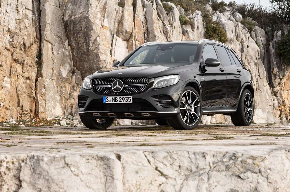 «Горячий» Mercedes-AMG GLC43 4Matic рассекречен официально