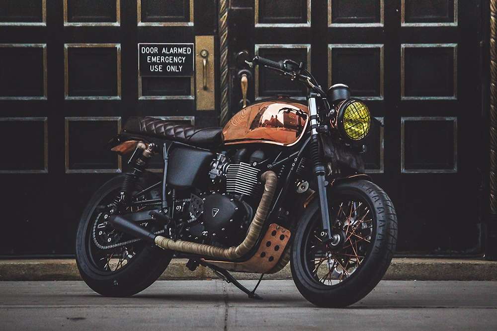 Кастом Miss Moneypenny из Triumph Bonneville