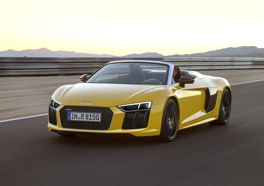 Audi R8 лишили крыши