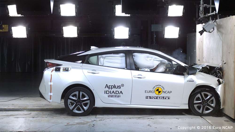Toyota Prius нового поколения заработал пять звёзд в краш-тесте Euro NCAP