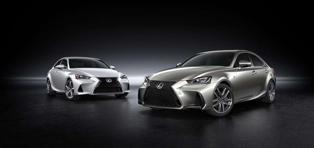 Седан Lexus IS незаметно обновился