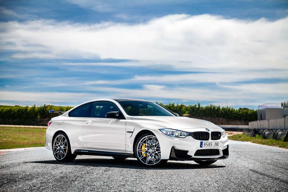 Компания BMW представила новую модификацию спорткупе M4