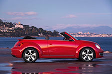 вид Нового Volkswagen Beetle