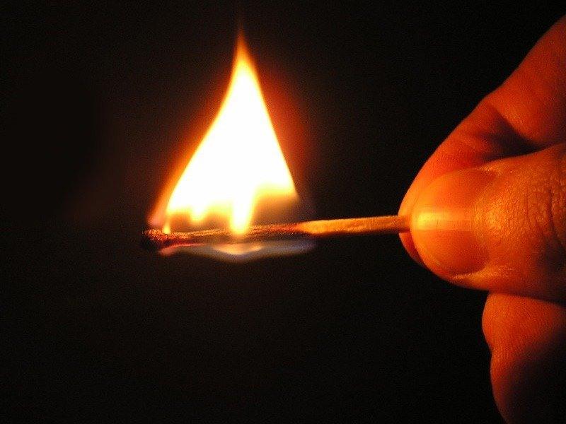 В Подмосковье мужчина поджег автомобиль бывшей жены в День святого Валентина