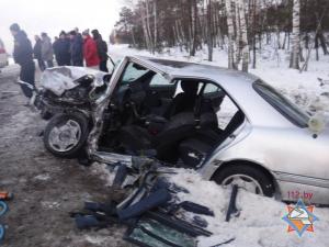 В Гомельском районе столкнулись Mercedes и SEAT: потребовалась помощь спасателей