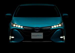 В Японии начались продажи Toyota Prius PHV нового поколения