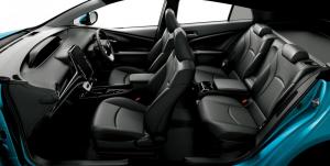 В Японии начались продажи Toyota Prius PHV нового поколения