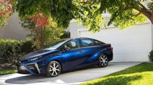Toyota отправит в ремонт все выпущенные водородомобили Mirai