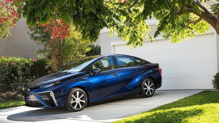 Toyota отправит в ремонт все выпущенные водородомобили Mirai