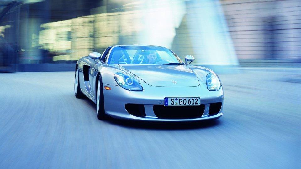 Porsche обвинили в сокрытии данных о разбившихся суперкарах