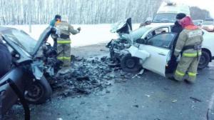 В результате ДТП под Саратовом погибли шесть человек