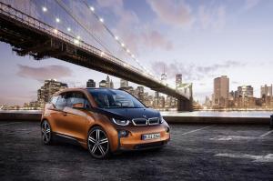 BMW отзовет электрокары i3 из-за утечки топлива