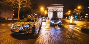 Новый спорткар Renault протестировали на улицах Парижа
