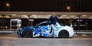 Новый спорткар Renault протестировали на улицах Парижа
