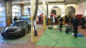 Пожарные нарочно порезали на кусочки Porsche Panamera