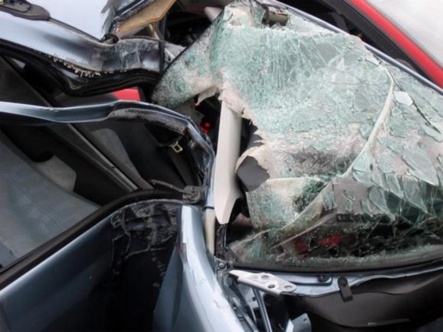 В Подмосковье при столкновении двух авто пострадали три человека