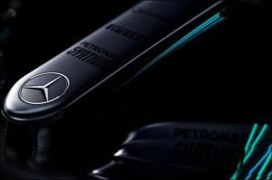 В Mercedes показали детали новой машины