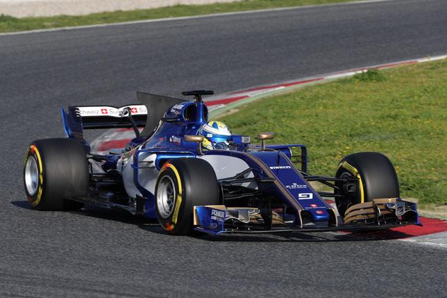 Видео: Первые круги Sauber C36-Ferrari на трассе!