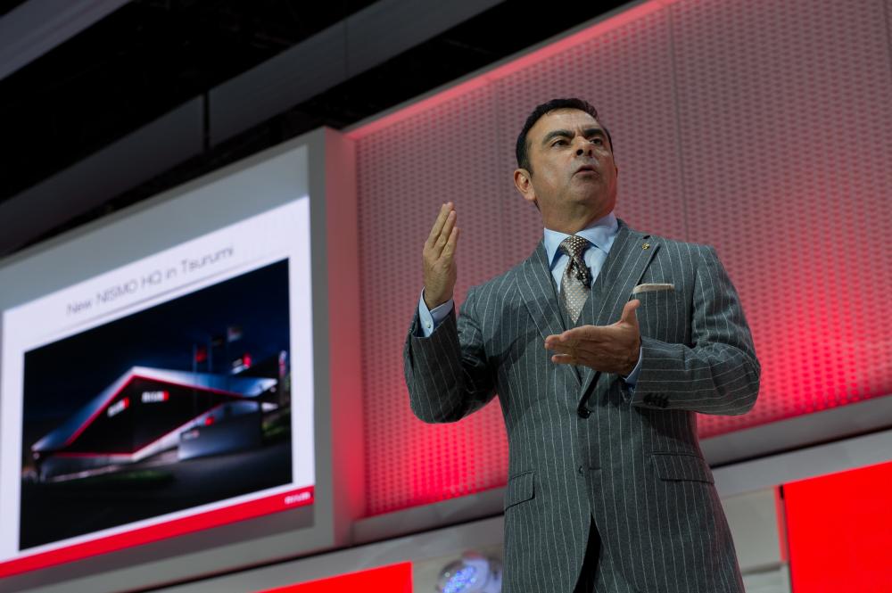 Карлос Гон покинет две должности в Nissan