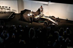 Force India представила новую машину VJM10