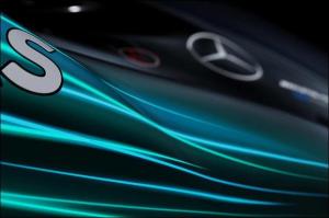 В Mercedes красят детали новой машины