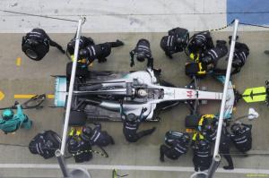 Mercedes представили новую машину W08 EQ Power+