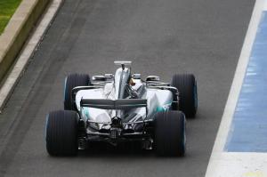 Mercedes представили новую машину W08 EQ Power+