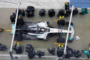 Mercedes представили новую машину W08 EQ Power+