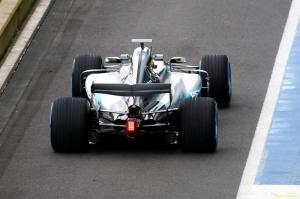 Mercedes представили новую машину W08 EQ Power+