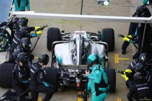 Mercedes представили новую машину W08 EQ Power+