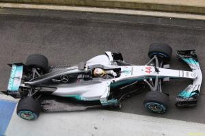 Mercedes представили новую машину W08 EQ Power+