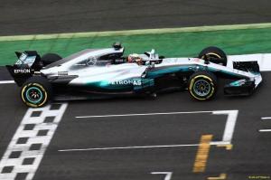 Mercedes представили новую машину W08 EQ Power+