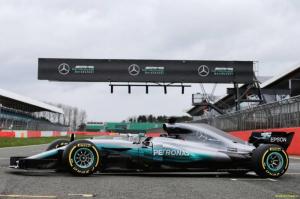Mercedes представили новую машину W08 EQ Power+