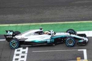 Mercedes представили новую машину W08 EQ Power+