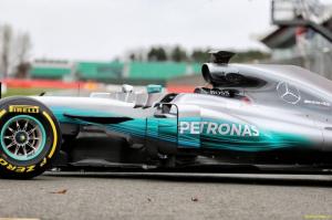 Mercedes представили новую машину W08 EQ Power+
