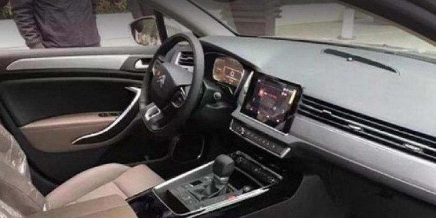 Интерьер седана Citroen C5 оказался отснят до премьеры