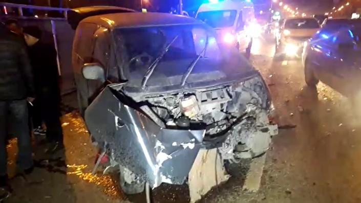 Виновник ДТП в Алматы пытался сбежать с места аварии на такси