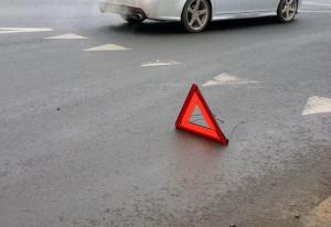 Такси перевернулось на Алтуфьевском шоссе из-за гололеда