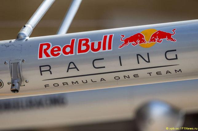 Red Bull RB13 окружают тайны
