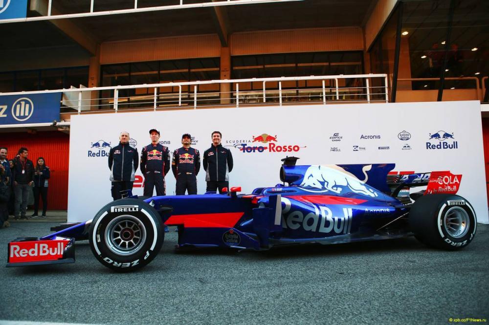 Презентации новых машин: Toro Rosso STR12