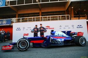 Презентации новых машин: Toro Rosso STR12