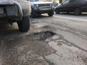 Когда и какие улицы начнут ремонтировать в Алматы весной
