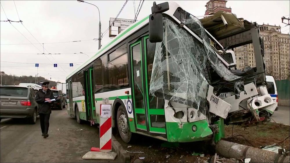 На юге Москвы произошло ДТП с шестью машинами и автобусом