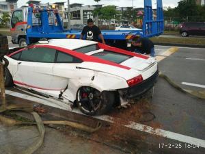 Парень разбил в хлам подаренный родителями суперкар Lamborghini
