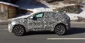 Новый кроссовер Jaguar E-Pace замечен в итальянских Альпах