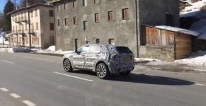 Новый кроссовер Jaguar E-Pace замечен в итальянских Альпах