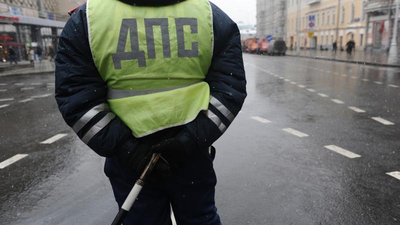В Москве на пешеходном переходе водитель иномарки сбил капитана полиции