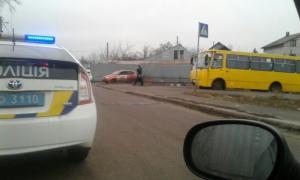 В Киеве вооруженный бандит угнал маршрутку, полиция стреляла на поражение