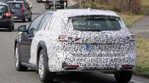 Новый «проходимый» универсал Opel Insignia Country Tourer выехал на тесты