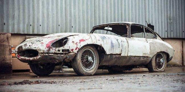 Ржавый раритетный Jaguar, простоявший 20 лет в сарае, выставят на аукцион